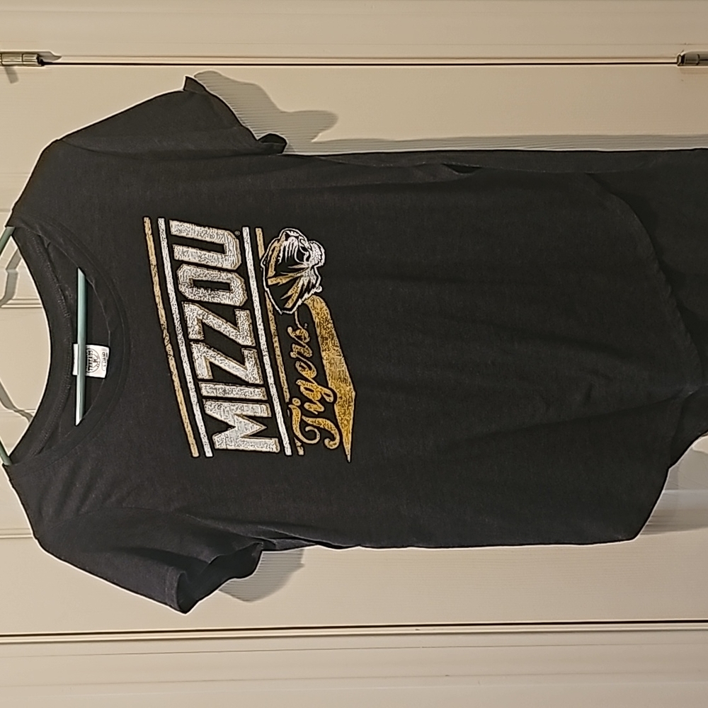 Mizzou large tshirt